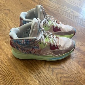 Kyrie Infinity Basketball Shoes
